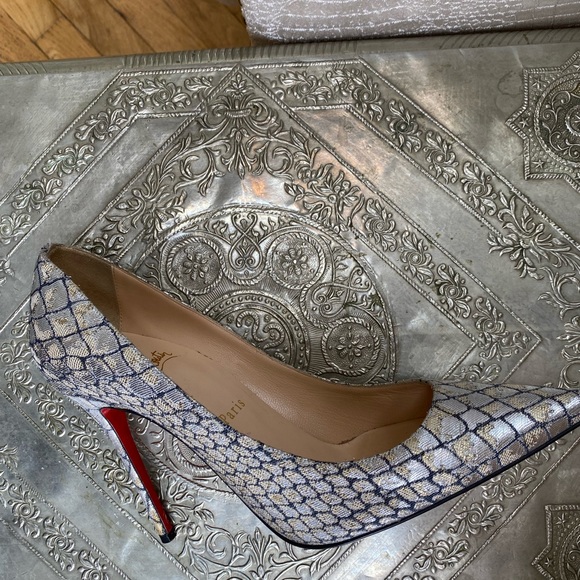 Christian Louboutin Silver and gold foiled pumps. - Picture 7 of 11